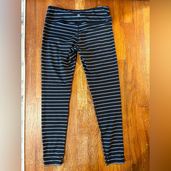 Athleta black/grey striped leggins - Picture 2 of 4